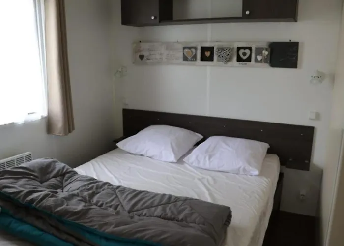 مكان تخييم Mh 395 3 Et 1 Salle De Bain Dans 4 Etoiles سان جوليان-أون-بورن